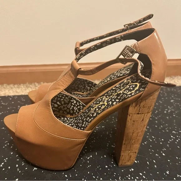 Jessica Simpson platform sandals size 8. - Picture 2 of 6